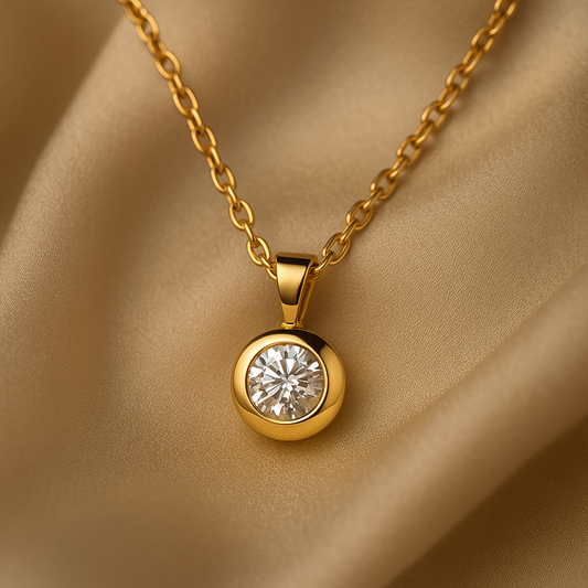 Yellow gold pendant with a diamond set 0.08 carats