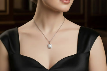 Висулка бяло злато с диаманти 0.35 карата