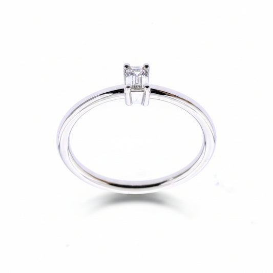 Годежен пръстен бяло злато с диамант Emerald cut