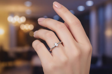 Годежен пръстен от бяло злато с диамант Maquise