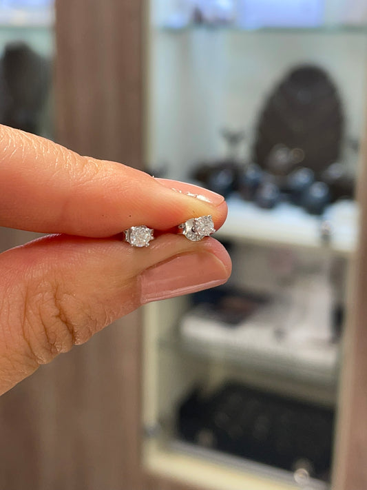 Classic white gold earrings with diamonds 0.17 carats