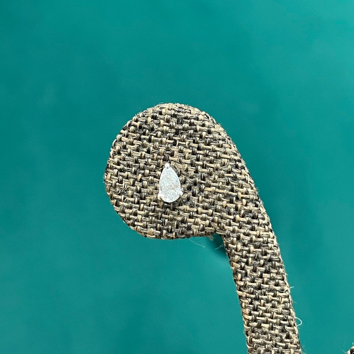 White gold earrings with drop-shaped diamonds 0.41 carats