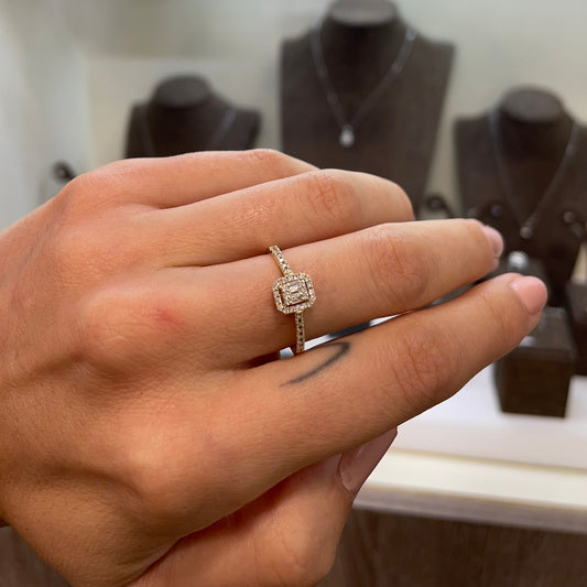 0.25 carats White gold diamond ring