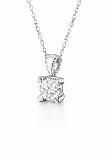 White gold pendant with a 0.40 carat diamond