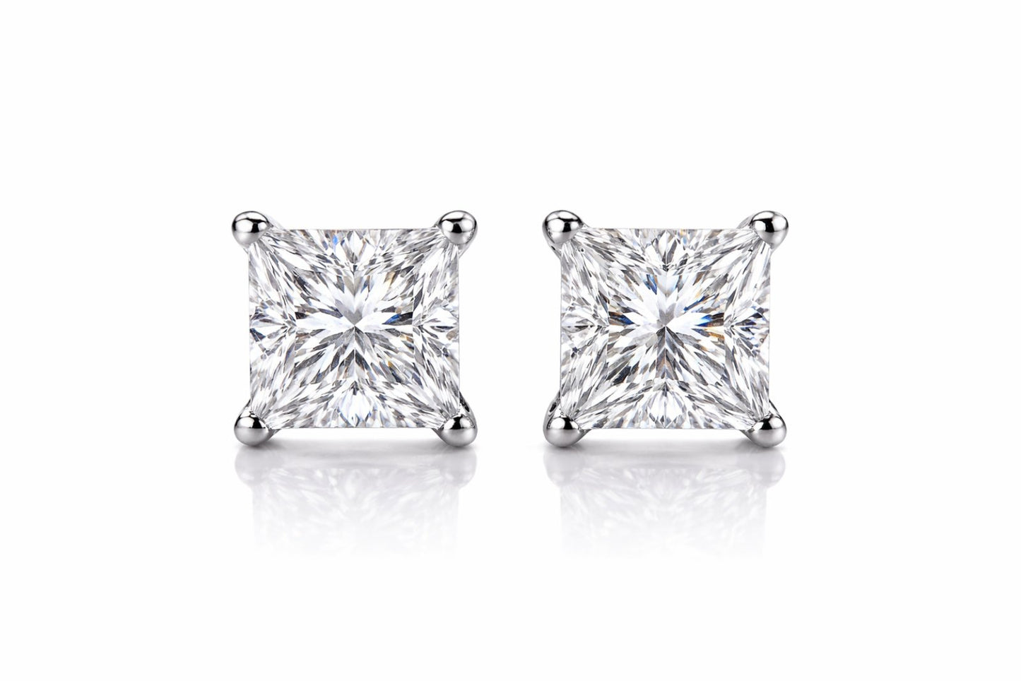 Обеци бяло злато с инвестиционни диаманти