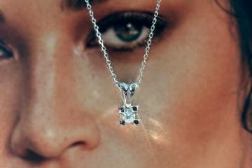 Бижутата за абитуриентския бал - блясък и брилянтно начало