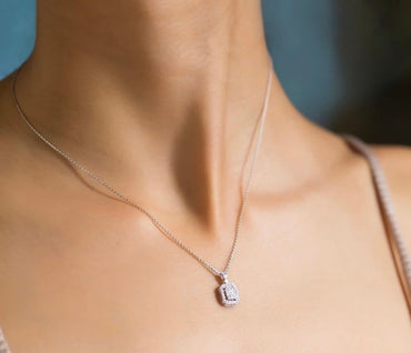 Колие-висулка с диаманти 0.21ct 