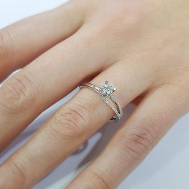 Годежен пръстен с диаманти 0.30 ct