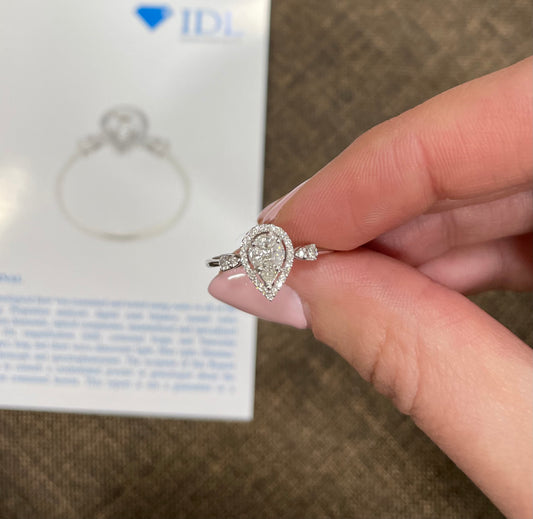 Пръстен бяло злато с диаманти 0.37 карата