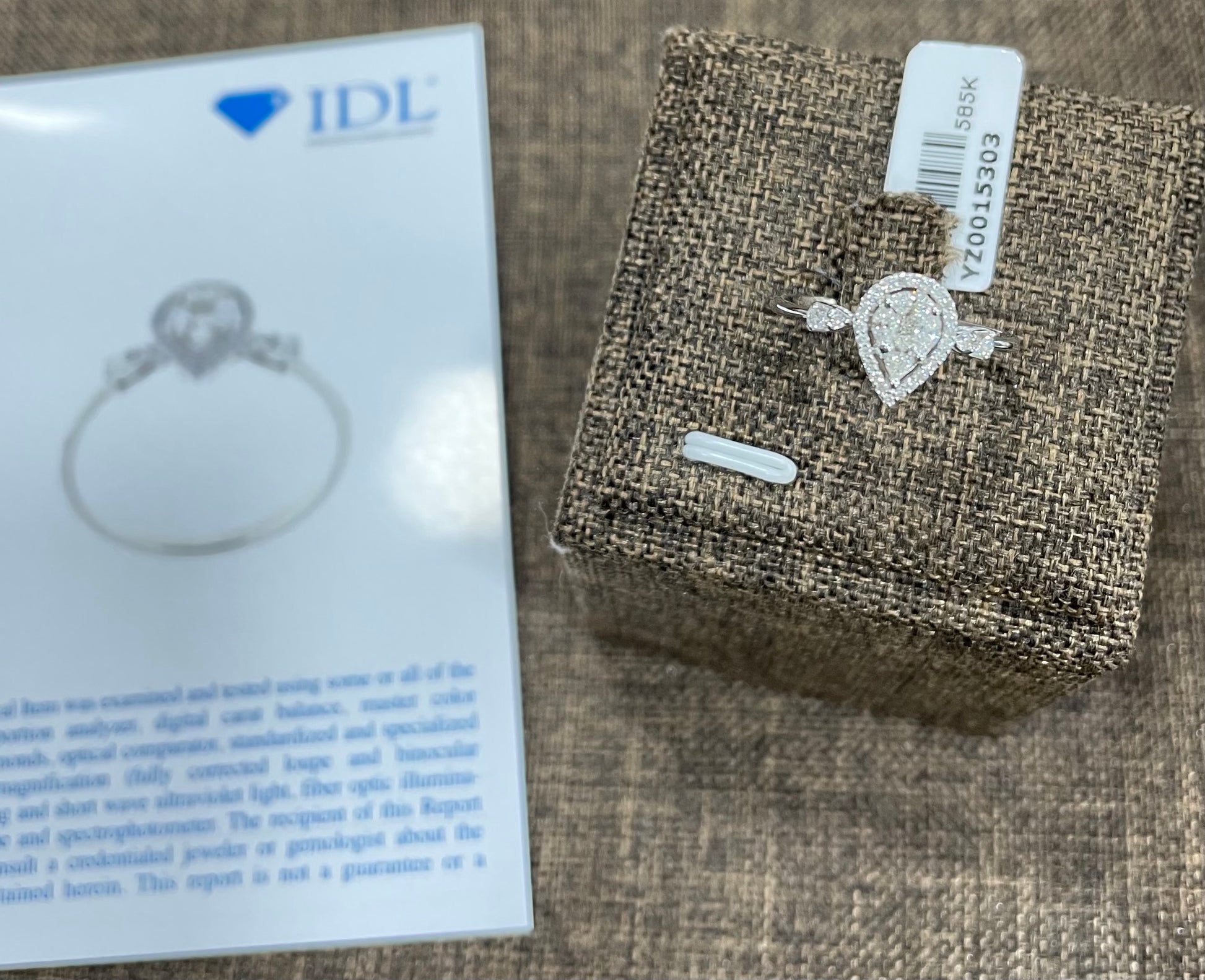 Пръстен бяло злато с диаманти 0.37 карата