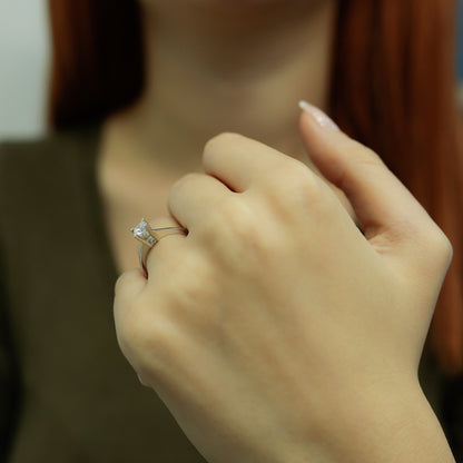 Класически годежен пръстен от бяло злато с диамант 0.40 ct