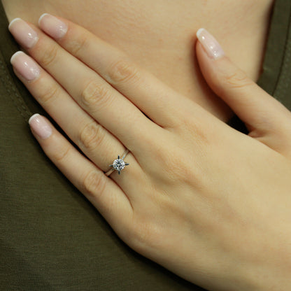 Пръстен с диамант бяло злато 0.31 карата