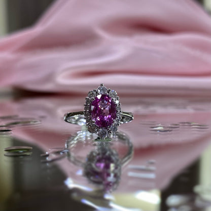 Пръстен от бяло злато с диаманти и розов сапфир