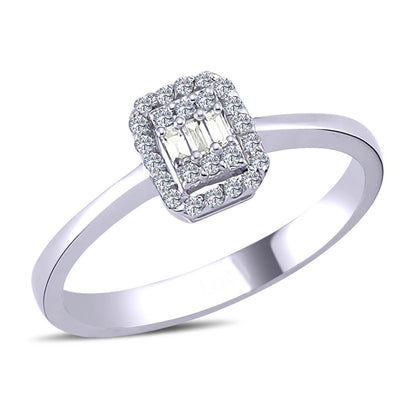 Пръстен от бяло злато с диаманти 0.15 карата от колекция Baguette на Shemay diamond София. 