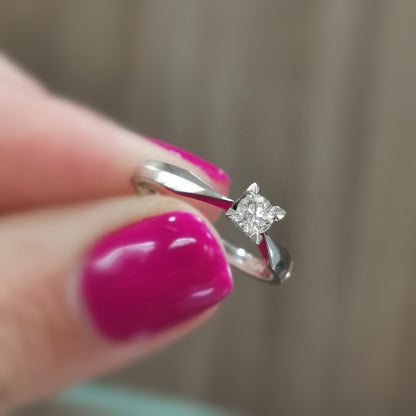 Класически годежен пръстен с диамант 0.20 карата HRD  Сертификат