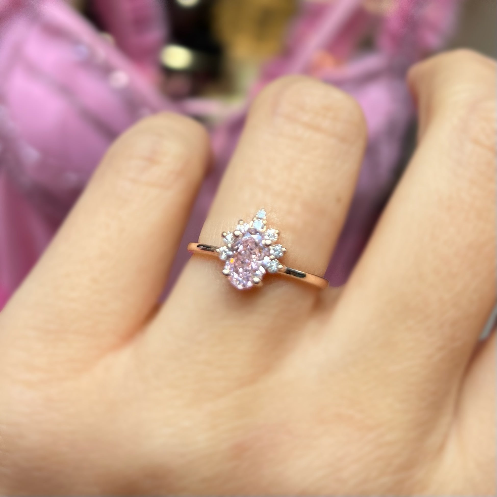 Дамски пръстен от розово злато с Морганит и Диаманти 1.80 карата