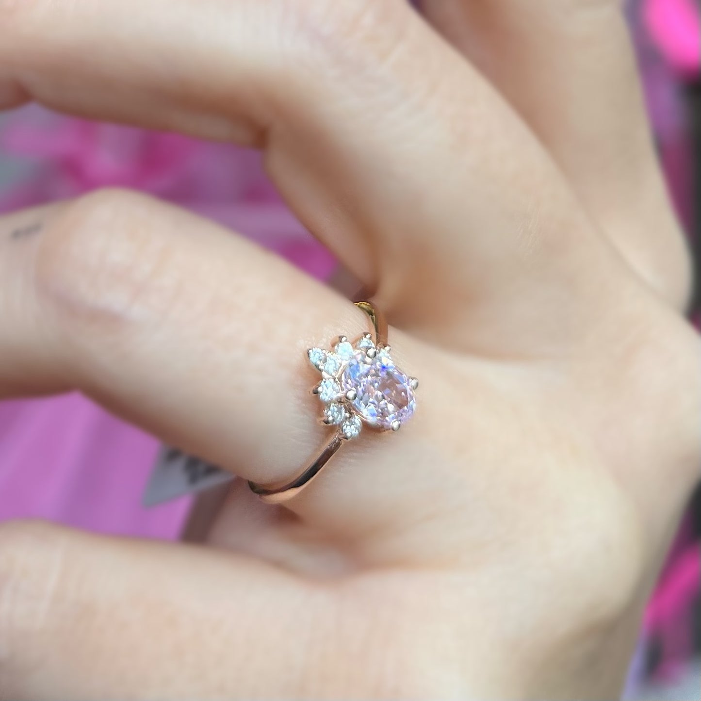 Дамски пръстен от розово злато с Морганит и Диаманти 1.80 карата