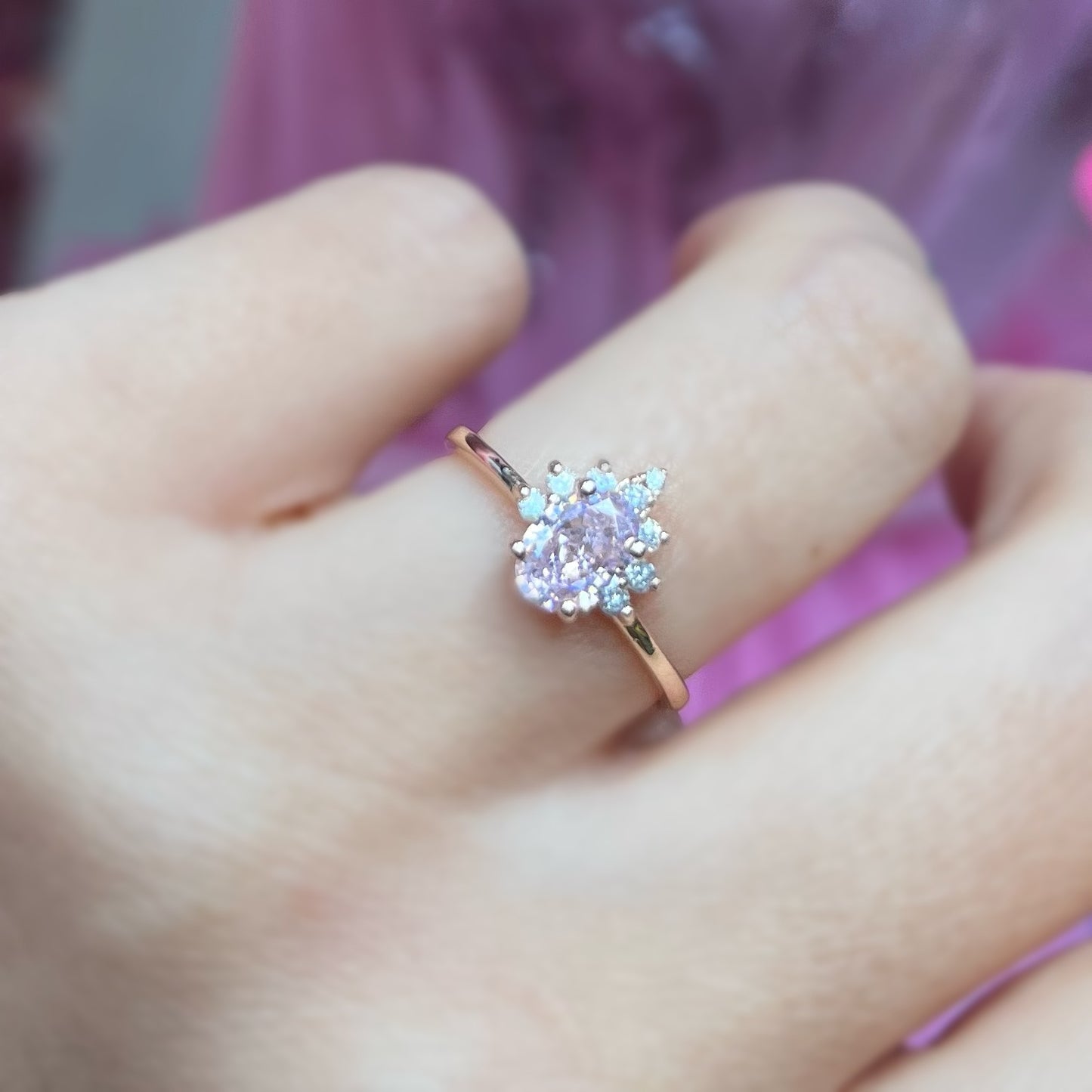 Дамски пръстен от розово злато с Морганит и Диаманти 1.80 карата