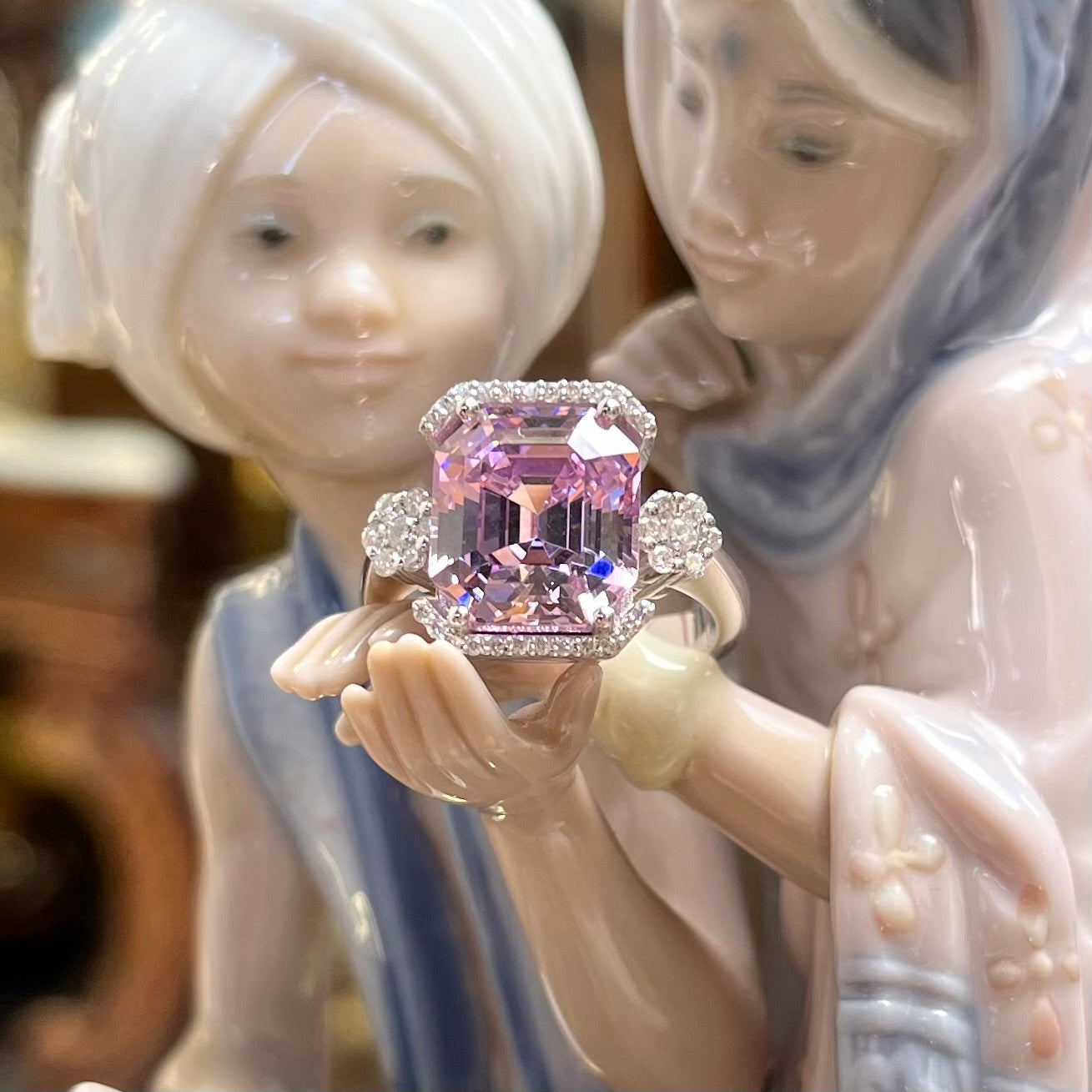 Диамантена пръстен с розов сапфир LIMITED EDITION Bahrain Diamond Exhibition 10.09 карата