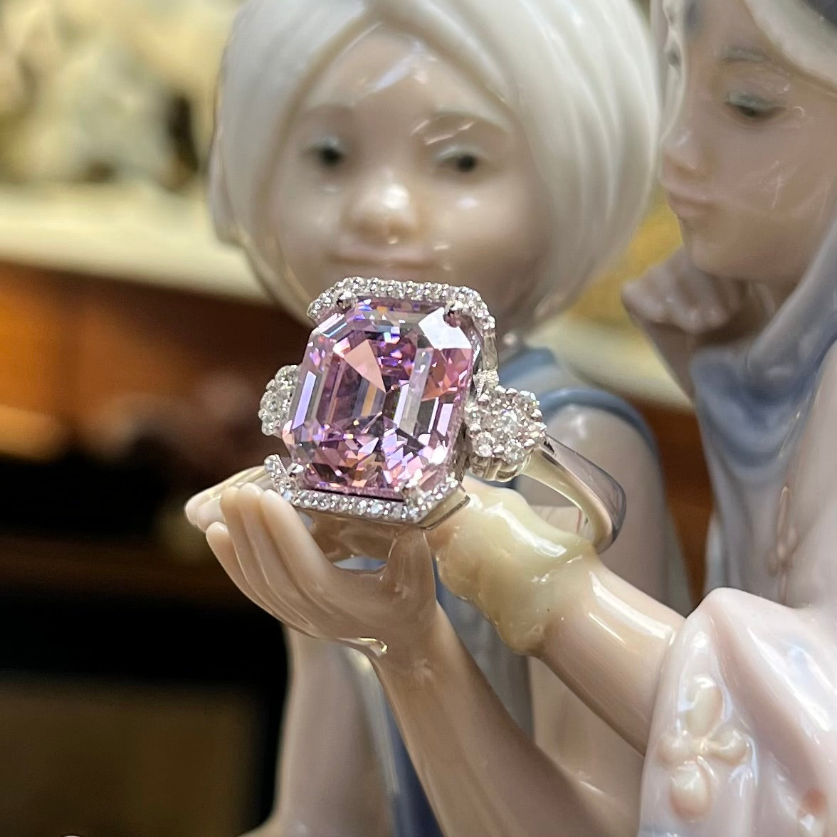 Диамантена пръстен с розов сапфир LIMITED EDITION Bahrain Diamond Exhibition 10.09 карата