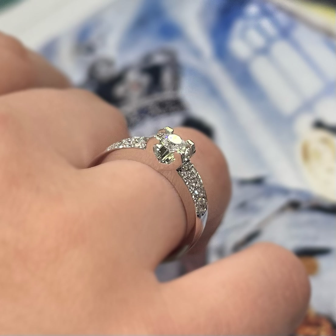 Пръстен от бяло злато с диамант и диамантена халка 0.47 карата