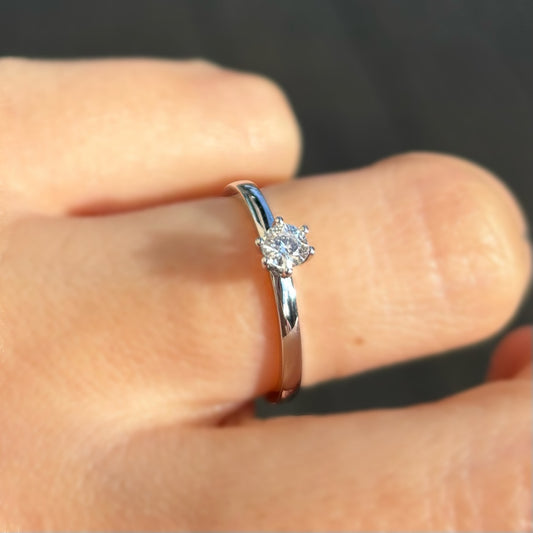 Пръстен от бяло злато с диамант 0.21 карата