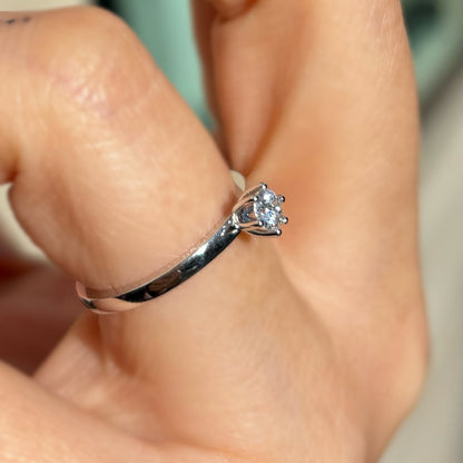 Пръстен от бяло злато с диамант 0.21 карата