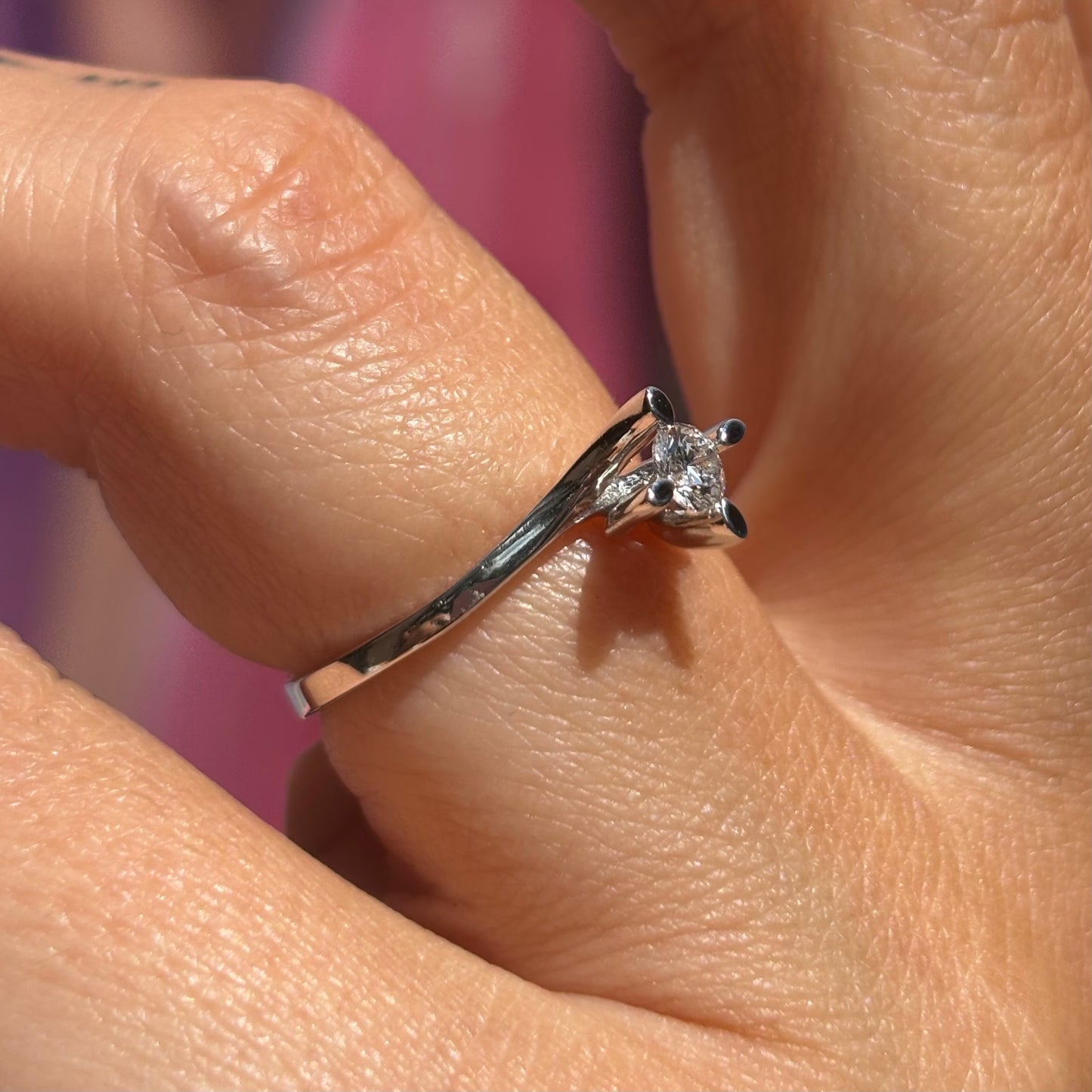 Пръстен от бяло злато с диамант 0.20 карата