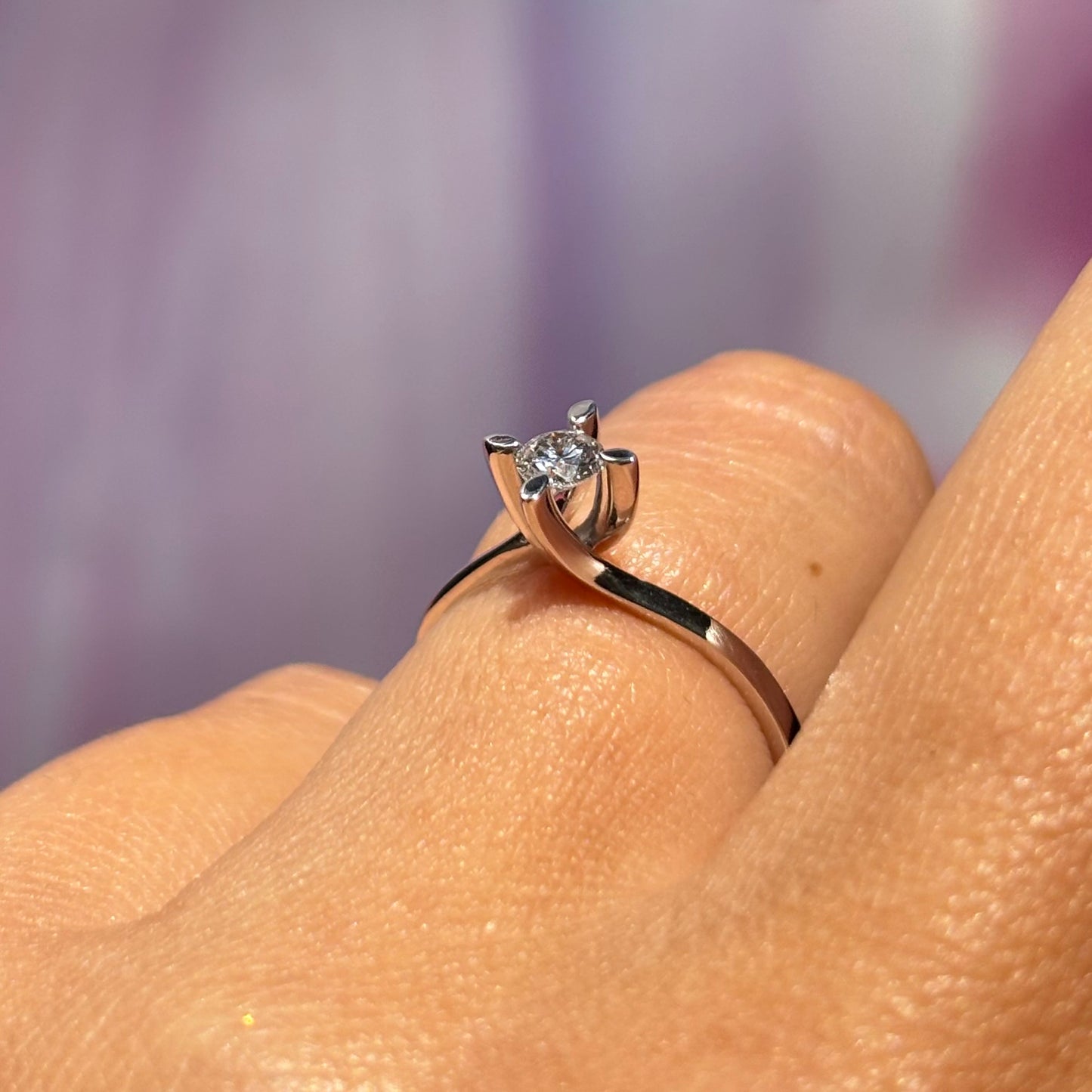 Пръстен от бяло злато с диамант 0.20 карата