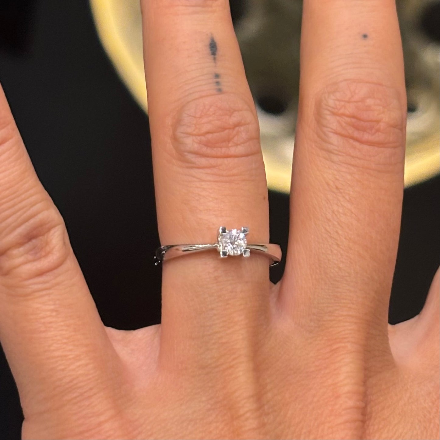 Класически пръстен от бяло злато с диамант 0.22 карата