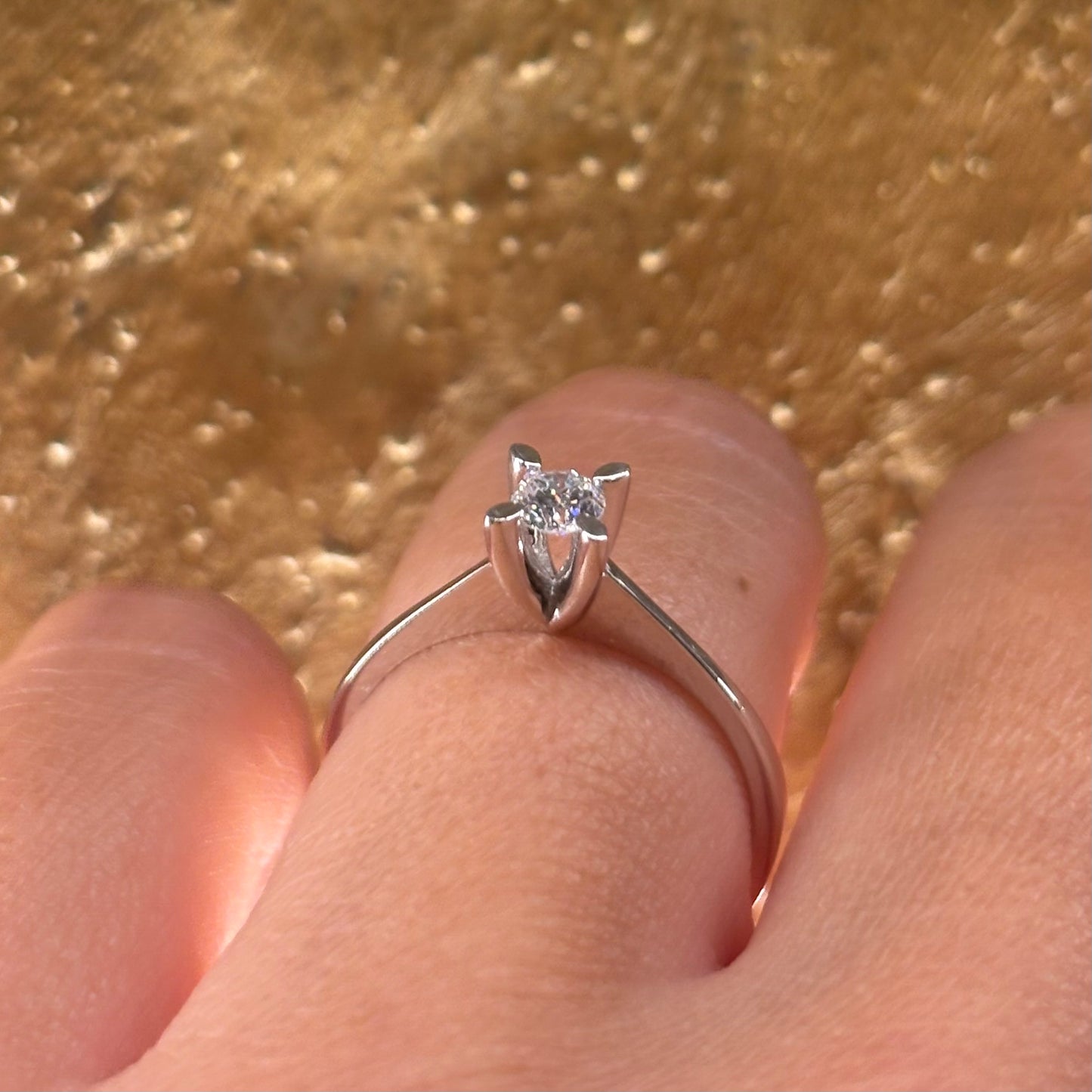 Дамски пръстен бяло злато с диамант 0.20 карата