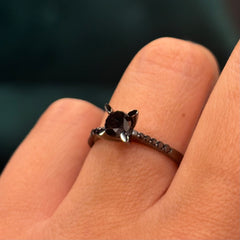 Дамски пръстен от черно злато с черни диаманти 0.73 карата