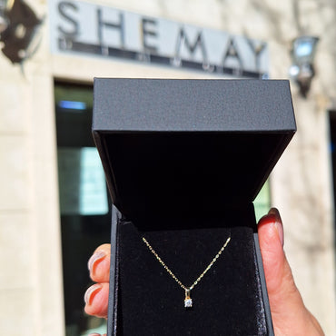 Висулка от жълто злато с диамант 0.10 карата