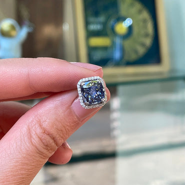 Обеци от бяло злато с диаманти и сапфири 9.84 карата Limited edition Bahrain Diamond Exhibition