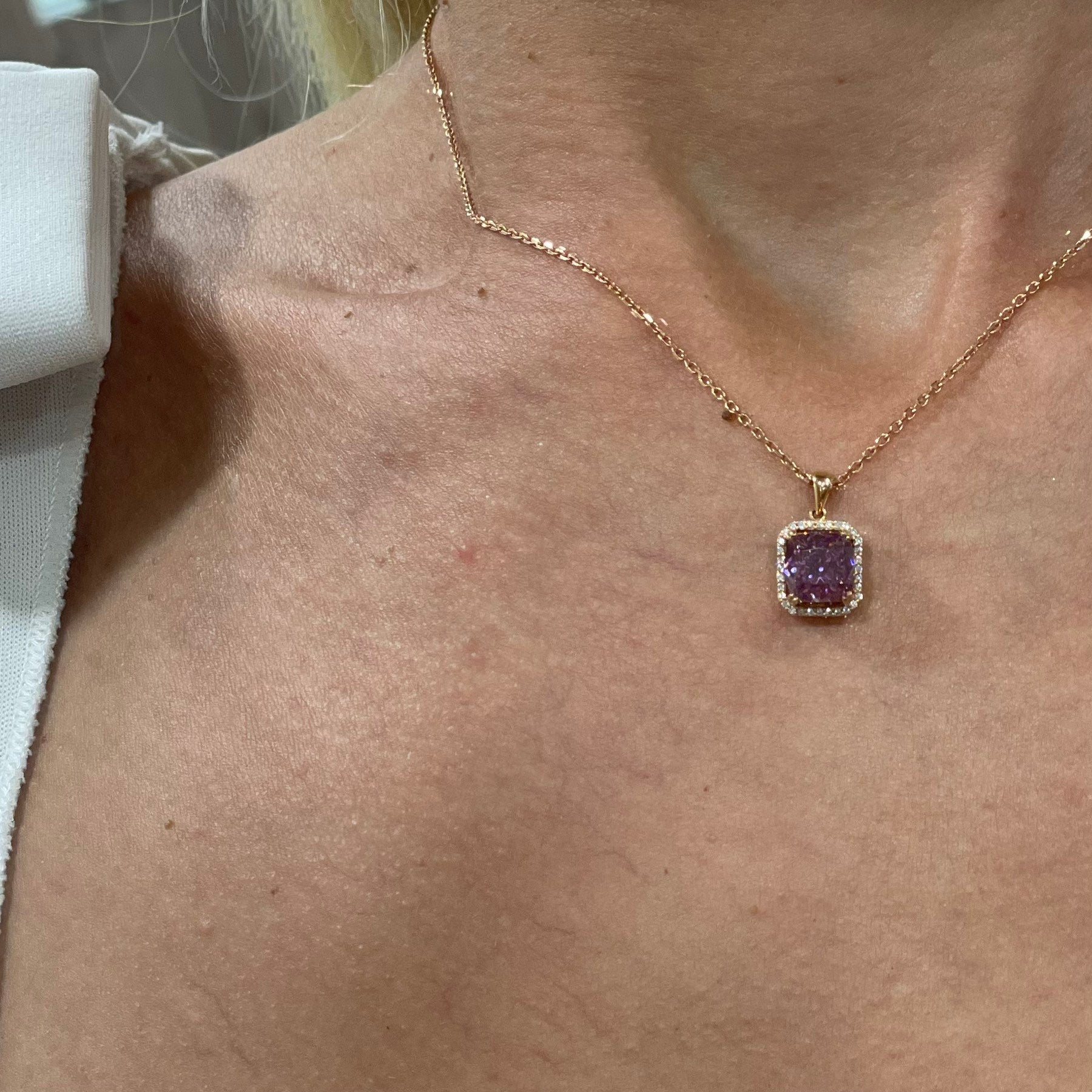 Дамско колие от розово злато с розов сапфир и диаманти 1.40 карата