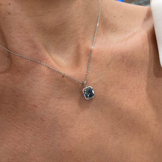 Колие от бяло злато с диаманти и сапфир 4.92 карата Limited edition Bahrain Diamond Exhibition