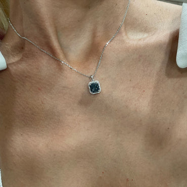 Колие от бяло злато с диаманти и сапфир 4.92 карата Limited edition Bahrain Diamond Exhibition