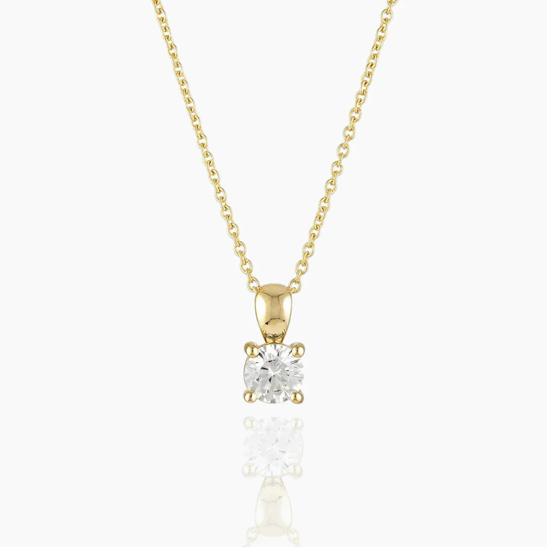 Yellow gold pendant with 0.10 carat diamond