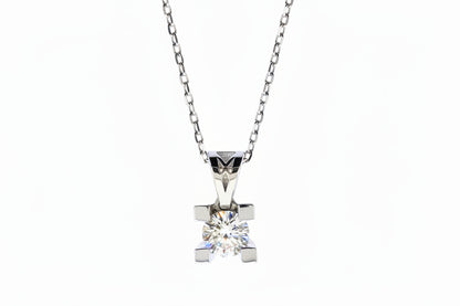 Висулка бяло злато с диамант 0.28 карата