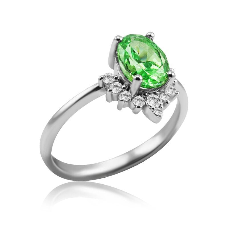 Diamond ring in white gold with green garnet 2.83 carats