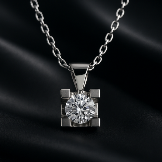 Класическа висулка с диамант 0.30 карата