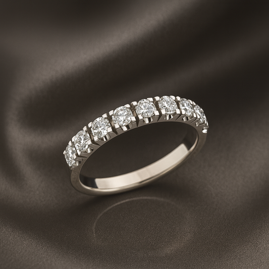 Пръстен тип халка от бяло злато с диаманти 0.72 карата