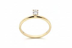 Годежен пръстен от жълто злато с диамант овал