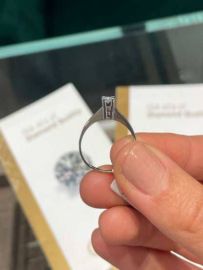 White gold engagement ring with 0.15 carat diamond
