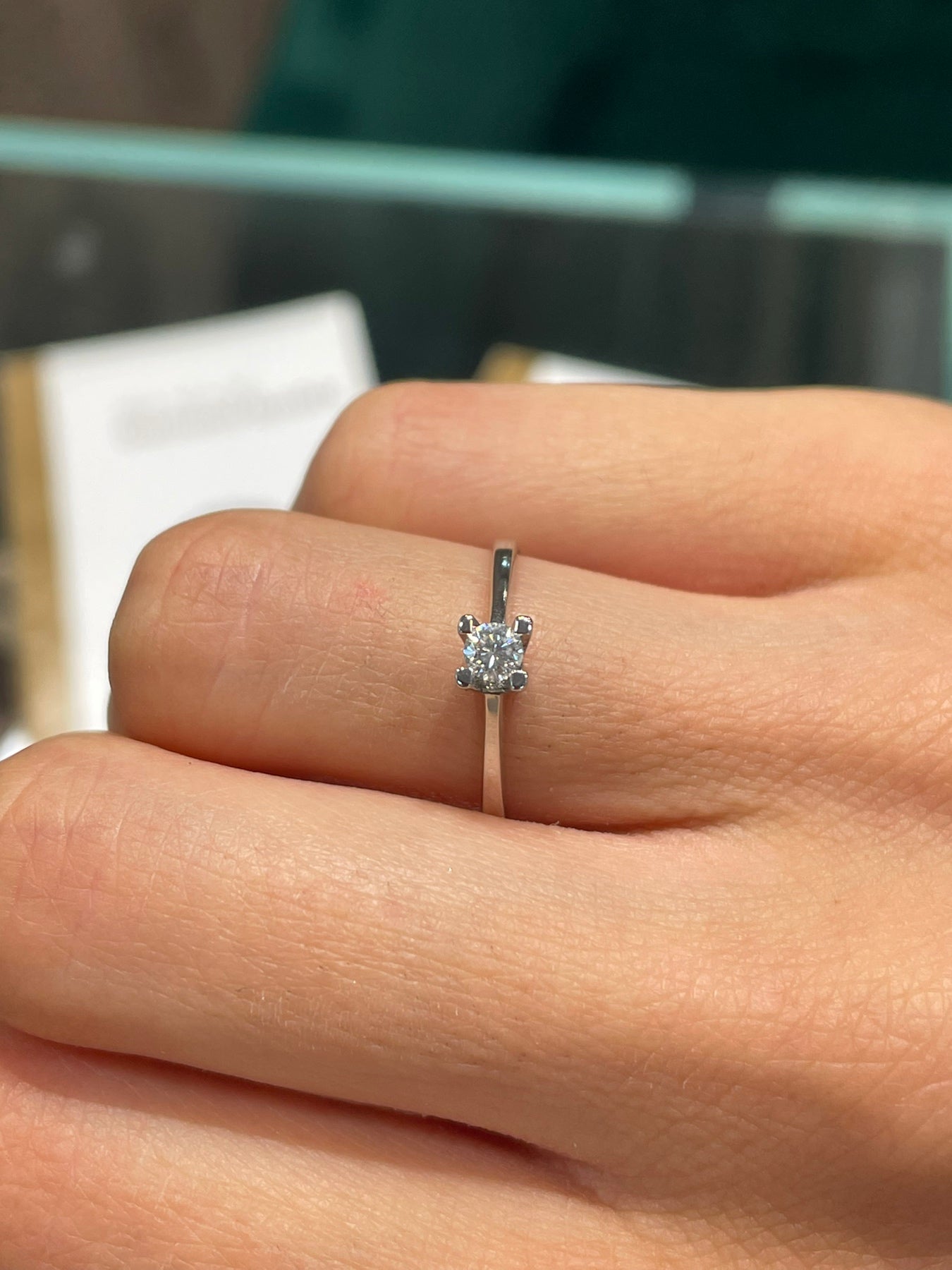 White gold engagement ring with 0.15 carat diamond