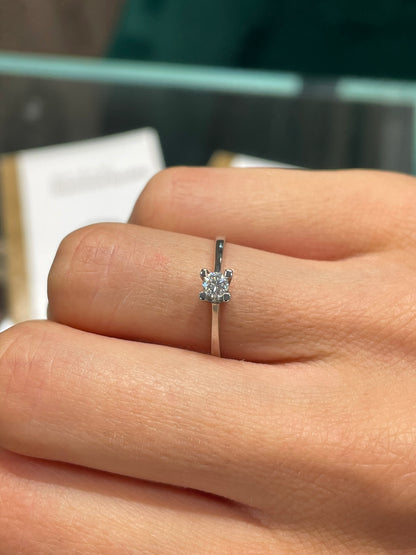 White gold engagement ring with 0.15 carat diamond