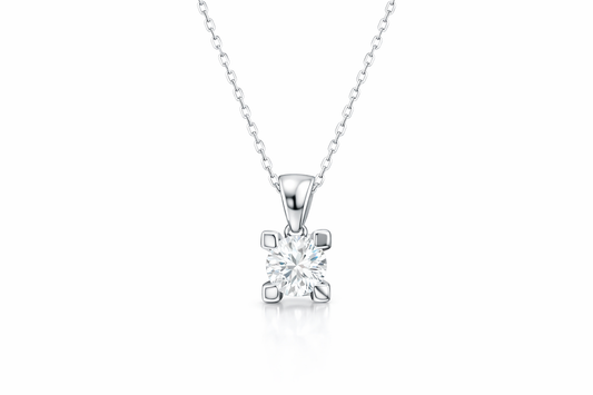 White gold pendant with a 0.40 carat diamond