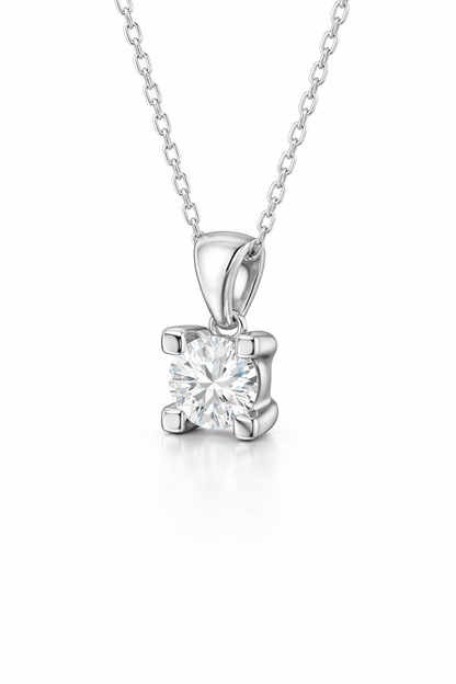 White gold pendant with a 0.40 carat diamond